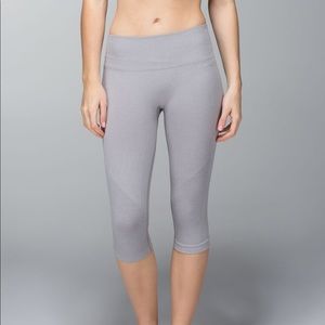 Lulu Lemon Flow II Cropped Gray Legging